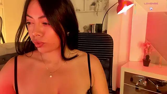 CamillexLayton from StripChat is Freechat