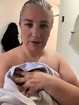 Canadian_BBW from StripChat