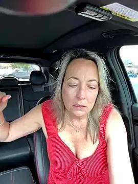 Cherry-red-xo from StripChat is Freechat