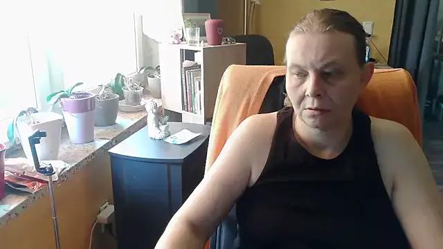 Cherrysweetkiss from StripChat is Freechat