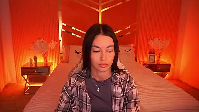 CherryyLulu from StripChat is Freechat