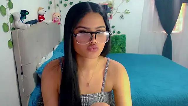 Chiara_latina from StripChat is Freechat