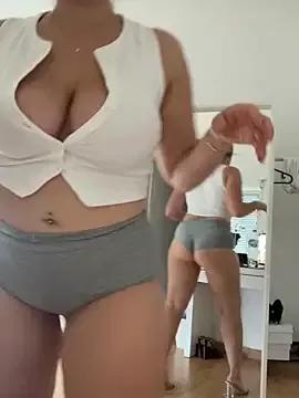 Chloe-taa from StripChat is Freechat