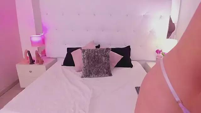 Chloe_evans__ from StripChat is Freechat