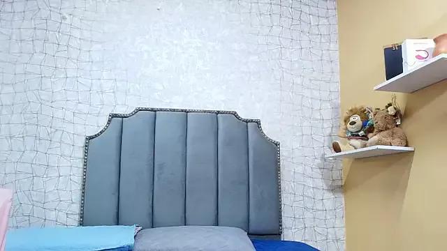 chloe_leroy_ from StripChat is Freechat