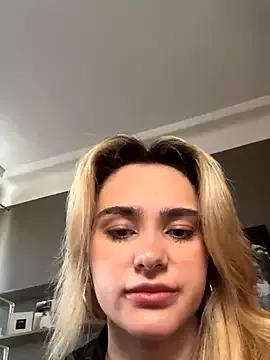 Chloe_Ravens from StripChat is Freechat