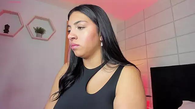 Christine_harper from StripChat is Freechat