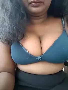 Chubbygirl_2 from StripChat is Freechat