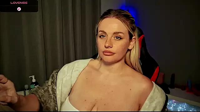 coconutz_222 from StripChat is Freechat