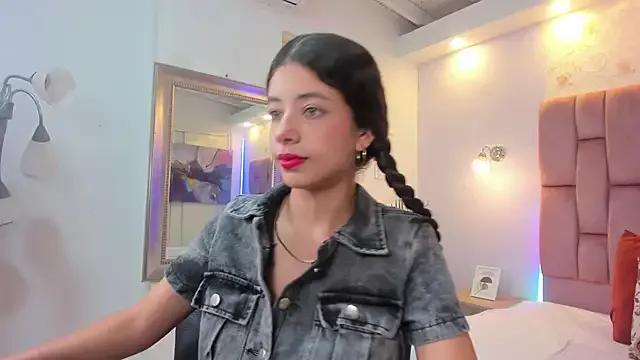 coraltaylor from StripChat is Freechat
