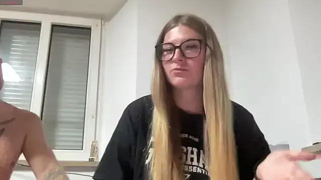 coupleonX2024 from StripChat is Freechat