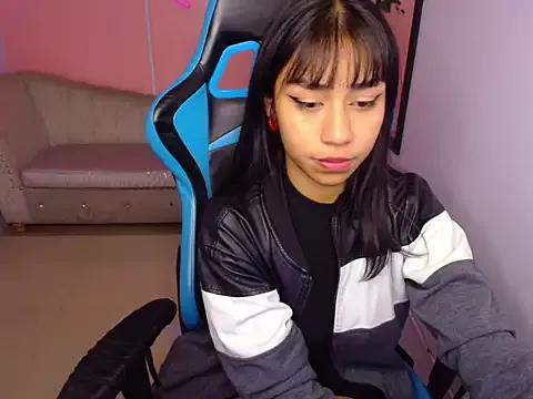 cristal11_ch from StripChat is Freechat