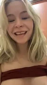 Girls free live sex cams: Check out the satisfaction of typing and cam2cam with our sensual livestreamers, who will teach you all about temptation and desires with their smoking hot physiques.
