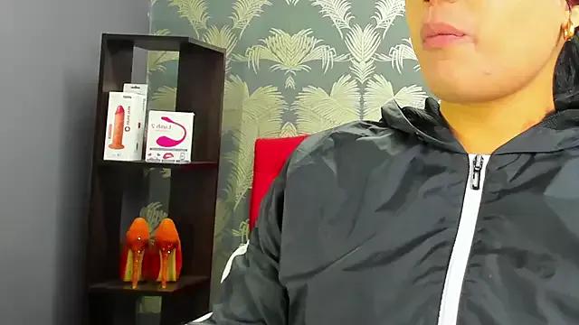 Cumming_Tiffani from StripChat