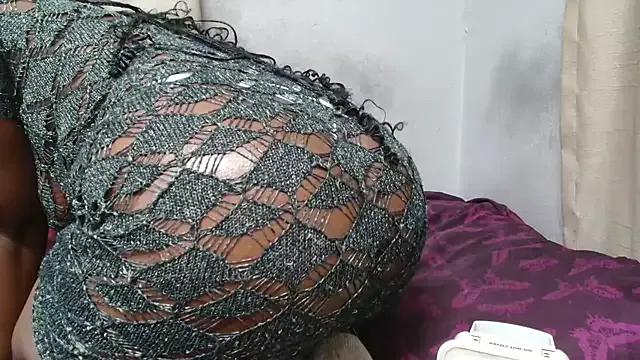 curvydarckcohocolate from StripChat is Freechat