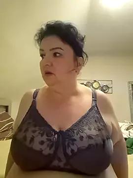 curvymilfxx990 from StripChat is Freechat