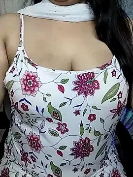 Cute-Akshi from StripChat is Freechat
