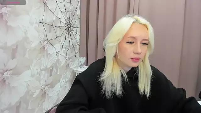 cute_luucy from StripChat is Freechat