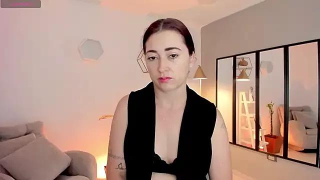 DAHIANARUIZ from StripChat is Freechat