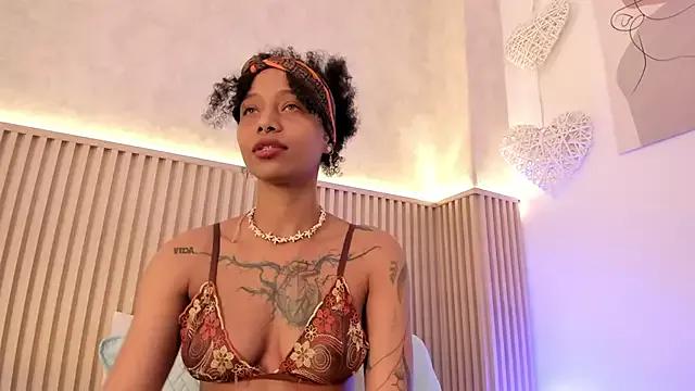daiana_curly from StripChat is Freechat
