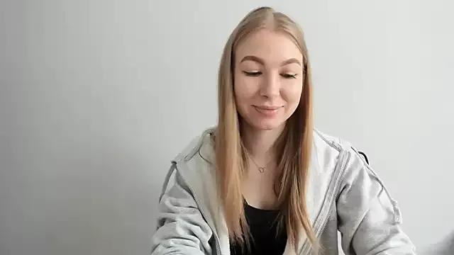 Dana_flowers from StripChat is Freechat