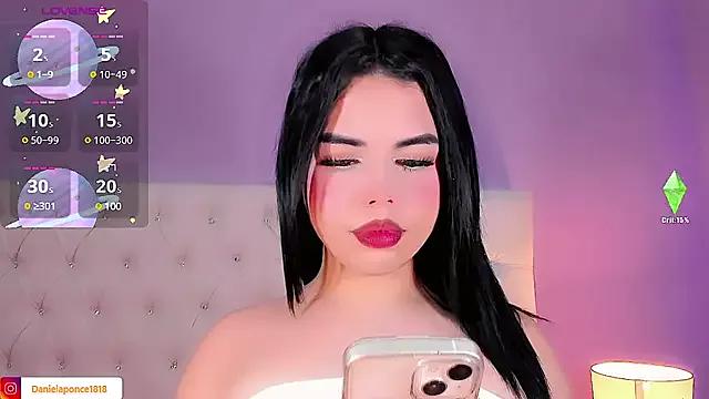 Daniela_ponce from StripChat is Freechat
