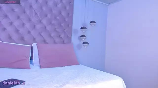 DanielaHub from StripChat is Freechat