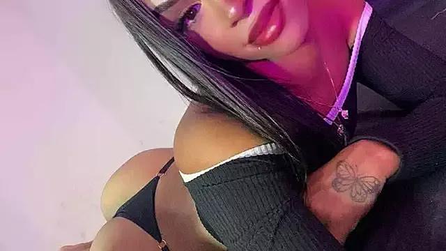 danielalovepink from StripChat is Freechat