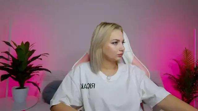 DanniiDark from StripChat is Freechat
