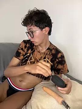 darkdesire_01 from StripChat is Freechat