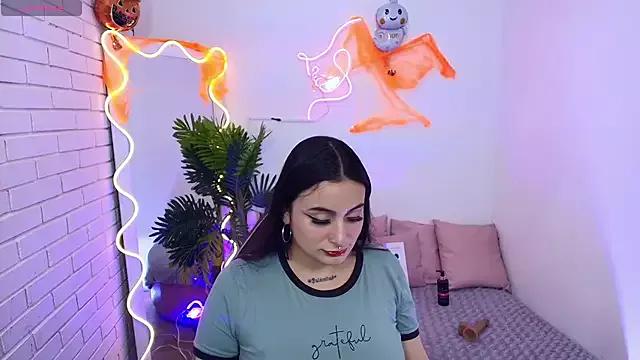 Darling_tay from StripChat is Freechat