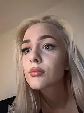 DaryaDoll from StripChat is Freechat