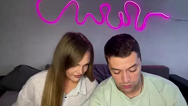 deeplookscouple from StripChat is Freechat