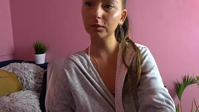 DemiDimarco from StripChat is Freechat