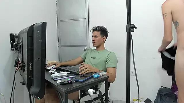destroys_snow_white from StripChat is Freechat