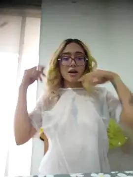 Diana911_ from StripChat is Freechat