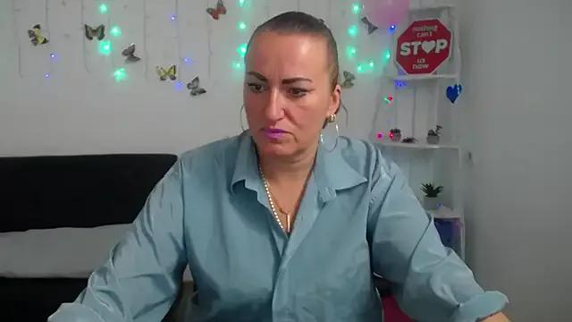 DianaMGG from StripChat is Freechat