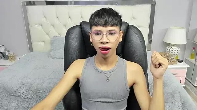 Girls free live sex cams: Check out the satisfaction of typing and cam2cam with our sensual livestreamers, who will teach you all about temptation and desires with their smoking hot physiques.