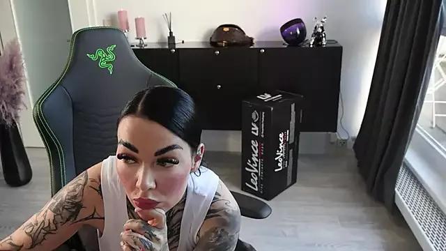 DirtyDahlia from StripChat is Freechat