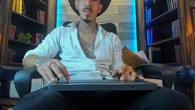 Donovan_Desmond from StripChat is Freechat