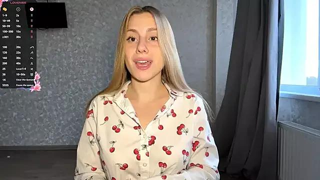DreamyOlivia from StripChat is Freechat