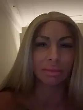 Dutchhbarbie from StripChat is Freechat