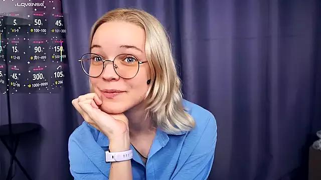 EdaKirkIin from StripChat is Freechat