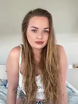 ElenaRebelle from StripChat