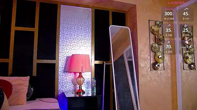 ElianaRyan from StripChat is Freechat