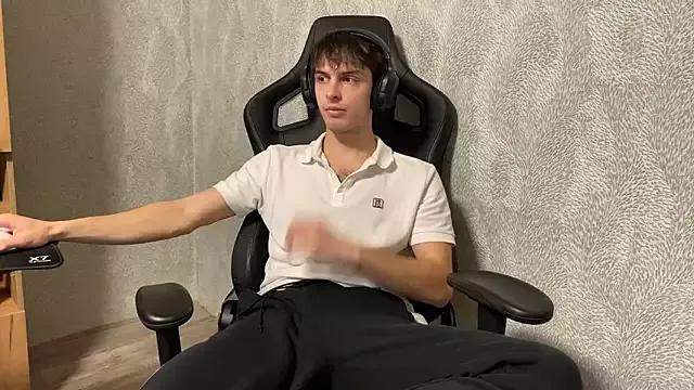 elliot_scott from StripChat is Freechat