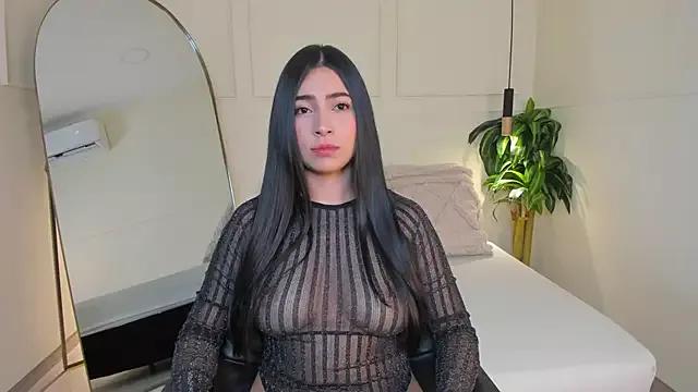 EmelyParker from StripChat is Freechat