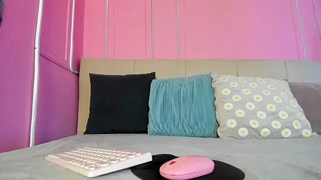 Emelyy_Carter from StripChat is Freechat