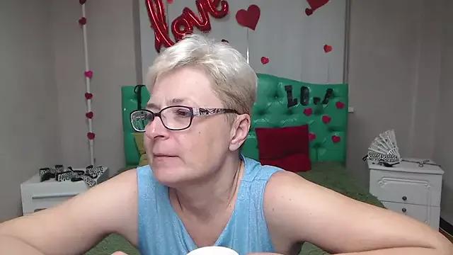 EmiliaGree from StripChat is Freechat