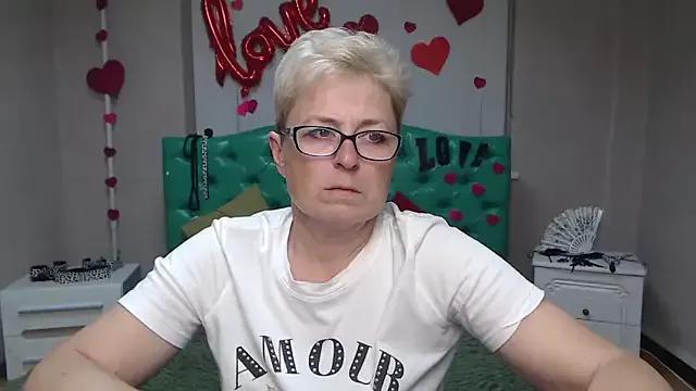 EmiliaGree from StripChat is Freechat